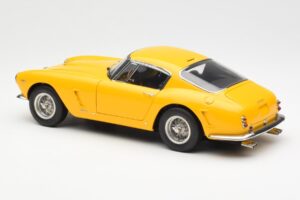 Ferrari 250 GT SWB Κίτρινο CMC 1:18 M-054 Μέταλλο - εικόνα 5 από 6