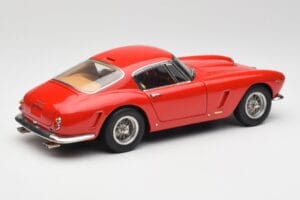 Ferrari 250 GT SWB Κόκκινο CMC 1:18 M-046 Μέταλλο - εικόνα 2 από 6