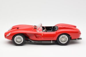 Ferrari 250 Testa Rossa Pontoon Fender Κόκκινο CMC 1:18 M-071 Μέταλλο - εικόνα 3 από 6