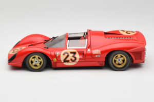 Ferrari 330 P4 #23 L. Bandini / C. Amon 24 Hours of Daytona Winner 1967 Revell 1:18 48833 Μέταλλο - εικόνα 4 από 8