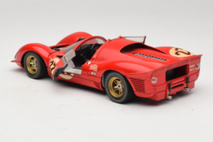 Ferrari 330 P4 #23 L. Bandini / C. Amon 24 Hours of Daytona Winner 1967 Revell 1:18 48833 Μέταλλο - εικόνα 5 από 8