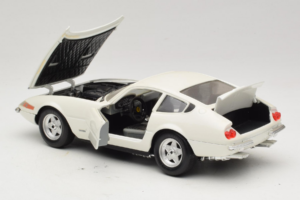 Ferrari 365 GTB/4 Daytona Berlina Λευκό Techno Giodi 1:18 74007 Μέταλλο - εικόνα 5 από 8