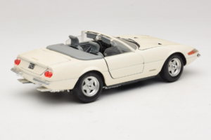 Ferrari 365 GTS/4 Spider Λευκό Techno Giodi 1:18 40028 Μέταλλο - εικόνα 3 από 8