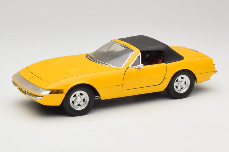 Ferrari 365 GTS Κίτρινο Με Μαύρη Οροφή Solido 1:18 8018 Μέταλλο