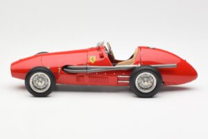 Ferrari 500 F2 #1 A. Ascari F1 Double World Champion 1952-1953 CMC 1:18 M-056 Μέταλλο - εικόνα 3 από 6