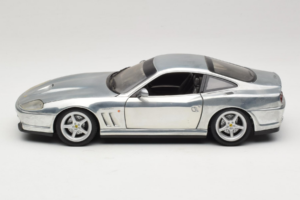 Ferrari 550 Maranello Chrome Silver Hot Wheels 1:18 25740 Μέταλλο - εικόνα 4 από 8
