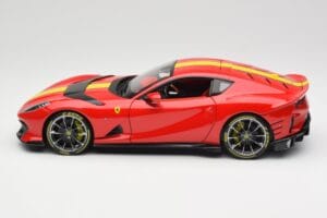 Ferrari 812 Competizione Rosso Corsa Με Κίτρινες Ρίγες Bburago 1:18 18-16915 Μέταλλο - εικόνα 4 από 8