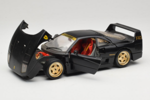 Ferrari F40 Μαύρο με Χρυσές Ζάντες Bburago 1:18 3032-B2 Μέταλλο - εικόνα 2 από 8