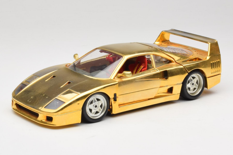 Ferrari F40 Chrome Gold Limited Edition 250 pcs Bburago 1:18 3332-G1 Μέταλλο