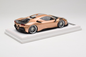Ferrari SF90 Novitec Χρυσό Ασημί Λωρίδα IVY Merit 1:18 REMC028 Ρητίνη - εικόνα 3 από 7