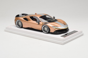 Ferrari SF90 Novitec Χρυσό Ασημί Λωρίδα IVY Merit 1:18 REMC028 Ρητίνη - εικόνα 4 από 7