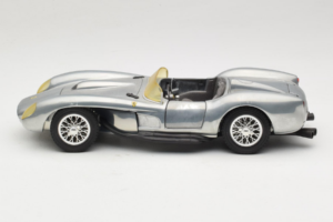 Ferrari Testa Rossa Chrome Silver Hot Wheels 1:18 25737 Μέταλλο - εικόνα 4 από 8