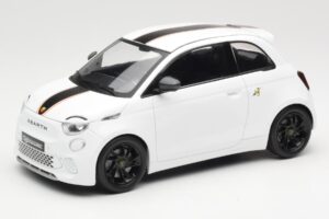 Abarth 500e Λευκό IXO 1:18 MCG18497 Μέταλλο