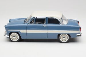 Ford Taunus 12M P2 Μπλε Ρίγες Revell 1:18 08880-M1 Μέταλλο - εικόνα 4 από 8