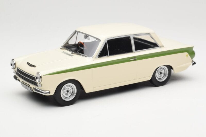Ford Cortina Lotus White & Green Stripe MCG 1:18 MCG18434 Μέταλλο