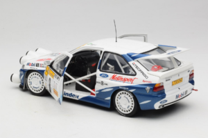 Ford Escort RS Cosworth Mobil 1 #6 F. Delecour / D. Grataloup Rally Monte Carlo Night Version Winner 1994 UT Models 1:18 3945 - εικόνα 5 από 8