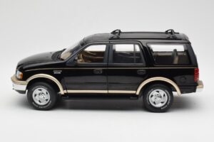 Ford Expedition Eddie Bauer Μαύρο UT Models 1:18 22710 Μέταλλο - εικόνα 5 από 7
