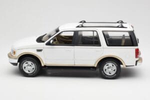 Ford Expedition Eddie Bauer Λευκό UT Models 1:18 22712 Μέταλλο - εικόνα 4 από 8