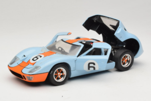 Ford GT40 Gulf #6 J. Ickx / J. Oliver 24 Hours of Le Mans 1969 Revell 1:18 48824 Μέταλλο - εικόνα 2 από 8