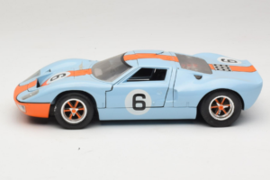 Ford GT40 Gulf #6 J. Ickx / J. Oliver 24 Hours of Le Mans 1969 Revell 1:18 48824 Μέταλλο - εικόνα 4 από 8