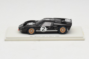 Ford GT40 Mk II #2 B. McLaren / C. Amon Shelby American Winner 24 Hours of Le Mans 1966 Spark 1:43 43LM66-O1 Ρητίνη