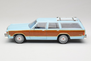 Ford LTD Country Squire Charlie's Angels Movie GreenLight 1:18 19066 Μέταλλο - εικόνα 4 από 8