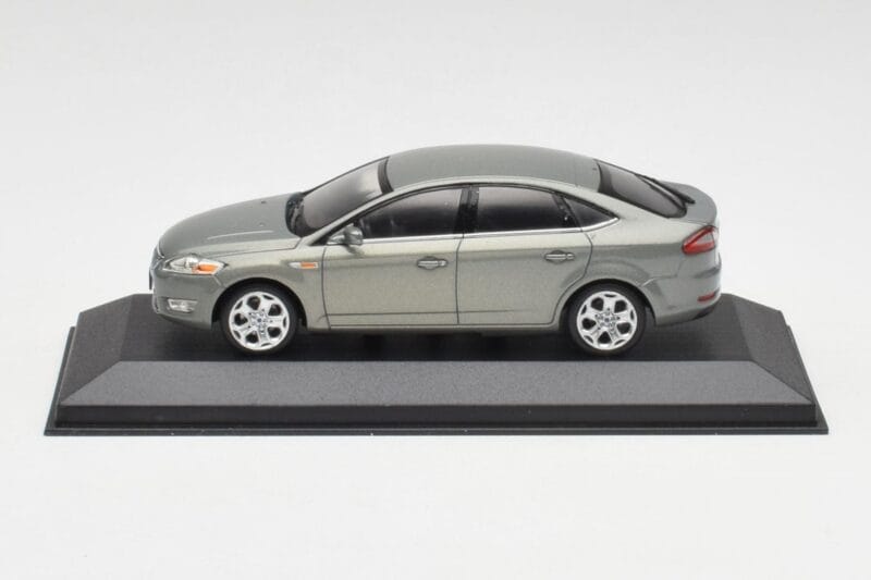 Ford Mondeo Mk3 Sedan Γκρι Metallic Minichamps 1:43 IND403086003 Μέταλλο