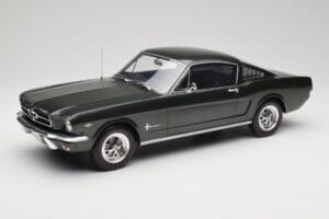 Ford Mustang Fastback Ivy Green Otto 1:12 Ford Mustang Fastback Ivy Green Otto 1:12 G079 Ρητίνη