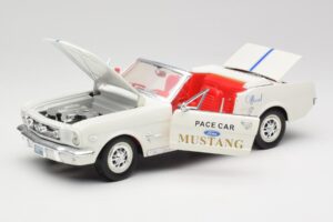 Ford Mustang Pace Car Wimbledon White Solido 1:18 81578 Μέταλλο - εικόνα 2 από 8