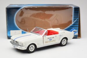 Ford Mustang Pace Car Wimbledon White Solido 1:18 81578 Μέταλλο - εικόνα 8 από 8