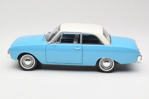 Ford Taunus 17M P2 Μπλε Revell 1:18 08817 Μέταλλο - εικόνα 4 από 8