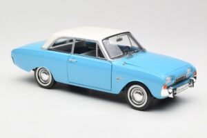 Ford Taunus 17M P2 Μπλε Revell 1:18 08817 Μέταλλο - εικόνα 6 από 8