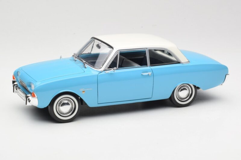 Ford Taunus 17M P2 Μπλε Revell 1:18 08817 Μέταλλο