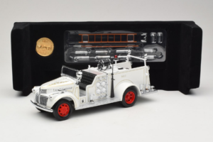 GMC Πυροσβεστικό Όχημα Λευκό Road Signature 1:18 20068 Μέταλλο - εικόνα 8 από 9