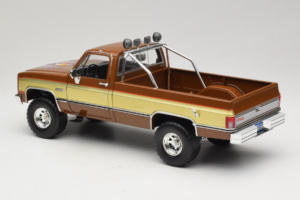 GMC K-2500 Sierra Grande Καφέ GreenLight 1:18 13560 Μέταλλο - εικόνα 7 από 8