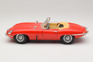 Jaguar E-Type Series 1 Καμπριολέ Κόκκινο Bburago 1:18 3038 Μέταλλο - εικόνα 4 από 8