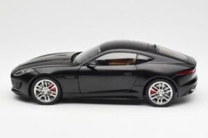 Jaguar F-Type R X152 Ματ Μαύρο AUTOart 1:18 73652 Σύνθετο - εικόνα 4 από 8