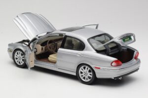 Jaguar X-Type Ασημί Maisto 1:18 7271328 Μέταλλο - εικόνα 5 από 8