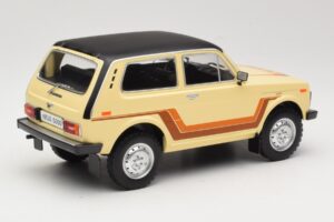 Lada Niva 2121 California Μπεζ MCG 1:18 MCG18004 Μέταλλο - εικόνα 2 από 6