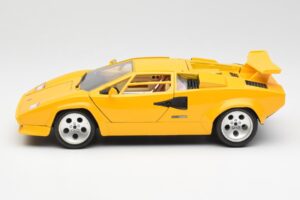 Lamborghini Countach Κίτρινο Bburago 1:18 3037 Μέταλλο - εικόνα 4 από 8