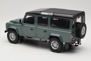 Land Rover Defender Station Wagon Keswick Green GT Spirit 1:18 GT527 Ρητίνη - εικόνα 5 από 6
