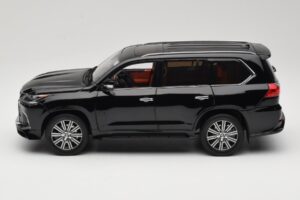 Lexus LX570 J200 Μαύρο LCD 1:18 LCD18010-BL Μέταλλο - εικόνα 4 από 8