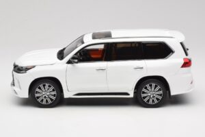 Lexus LX570 J200 Λευκό LCD 1:18 LCD18010-WH Μέταλλο - εικόνα 4 από 8