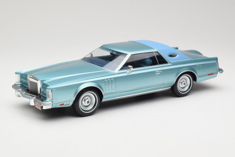 Lincoln Continental Mark V Blue Metallic MCG 1:18 MCG18369 Μέταλλο