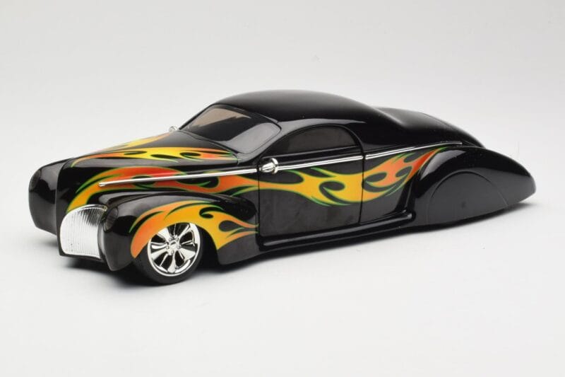 Lincoln Zephyr Scrape Custom Μαύρο με Φλόγες Hot Wheels 1:18 57319 Μέταλλο