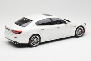 Maserati Quattroporte VI GTS Alpine Λευκό AUTOart 1:18 75808 Μέταλλο - εικόνα 3 από 8