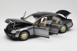 Maybach 57 SWB Caspian Black Himalayas Grey AUTOart 1:18 76151 Μέταλλο - εικόνα 2 από 9