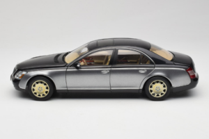 Maybach 57 SWB Caspian Black Himalayas Grey AUTOart 1:18 76151 Μέταλλο - εικόνα 4 από 9