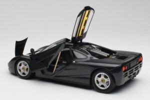 McLaren F1 Carbon Μαύρο Μεταλλικό Minichamps 1:18 530133420 Μέταλλο - εικόνα 5 από 8
