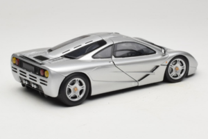 McLaren F1 Ασημί UT Models 1:18 530133180-R1 Μέταλλο - εικόνα 3 από 8